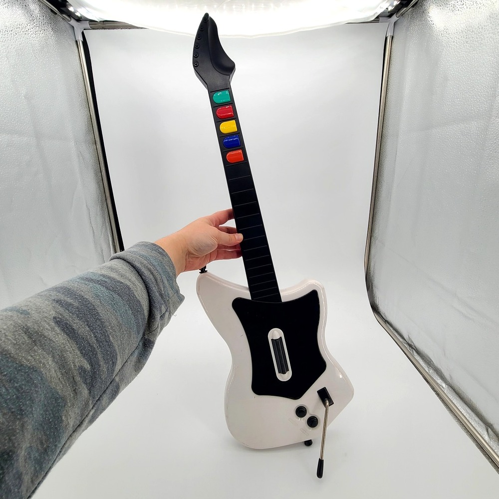 Guitar Hero Wireless White Guitar Red Octane 95025 PS2 Playstation 2 No Dongle